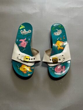 Vintage DR SCHOLL'S HAND SANDALS Hand Painted WOOD & WHITE LEATHER SEA LIFE Sz 7